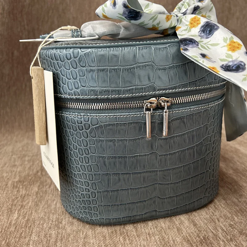Cowhide Crocodile Pattern Single Shoulder Crossbody Women's Bag, Makeup bag, high-quality women's holiday gift
