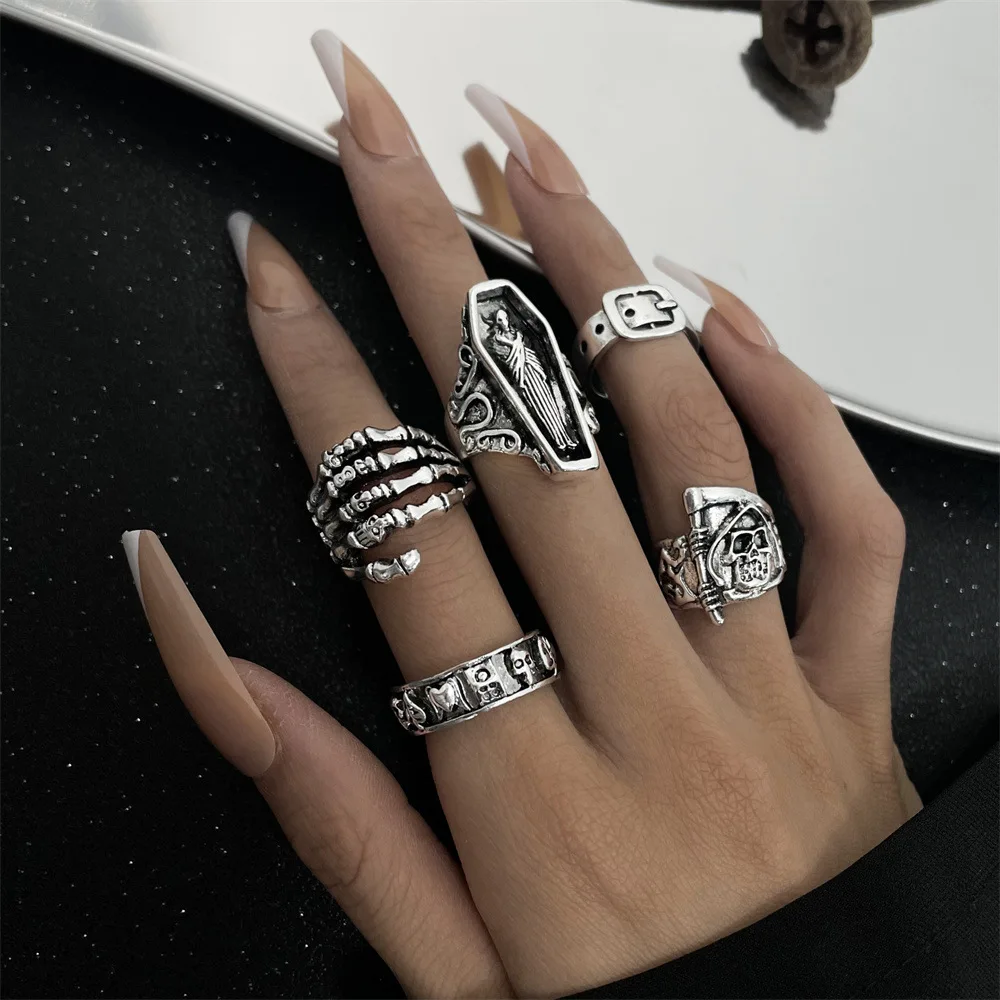 

Foreign Trade Cool Handsome Ladies Grip Ring, Punk Reaper Sickle Retro Belt Buckle Ring 5-piece Set