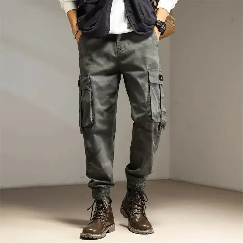 남성용 카고 바지 한국 멀티 포켓 바지 남성 루즈 그레이 멀티 포켓 카모 위장 Emo 캐주얼 오버 사이즈 Y2k의 새로운 기능