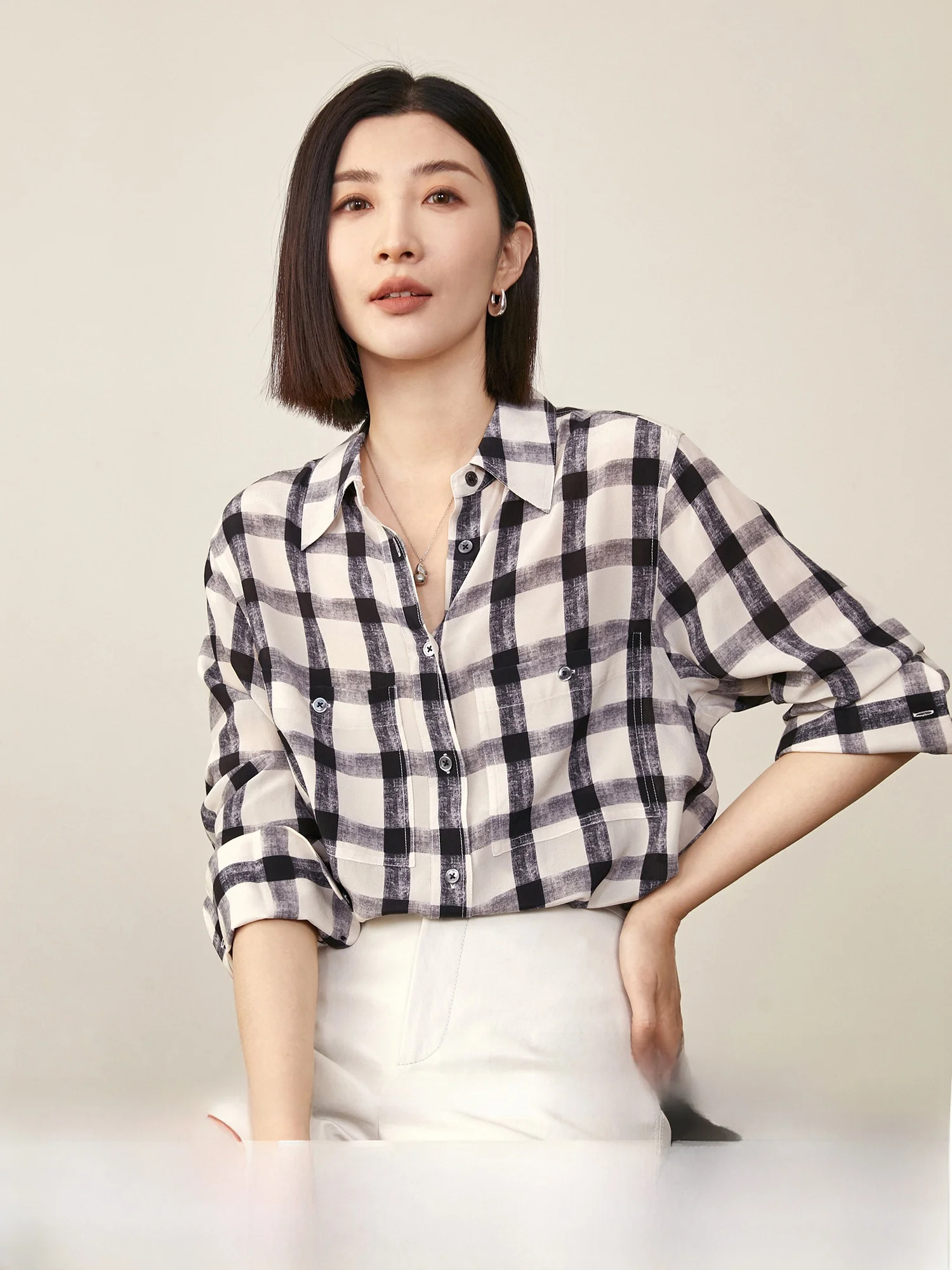 

Повседневная свободная женская блузка с длинным рукавом в клетку, с художественным принтом «Библиотека», новинка весеннего сезона 2025, из дышащего шелкового материала