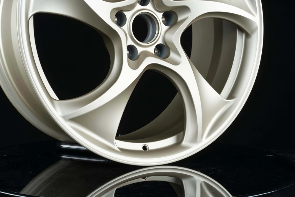 Wholesale Price Innovative Lightweight Wheel Technology Reducing Overall Vehicle Weight Improving Fuel Economy