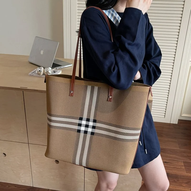 

Высококачественные женские сумки из искусственной кожи с рисунком стрел. Модный пригородный дизайн и знаменитый долговечный стиль.