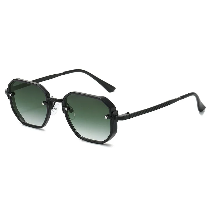 

2025 New Retro Punk Metal Sunglasses Minimalist Personalized Trendy Street Photography UV Resistant Glasses UV400 Shades Eyewear