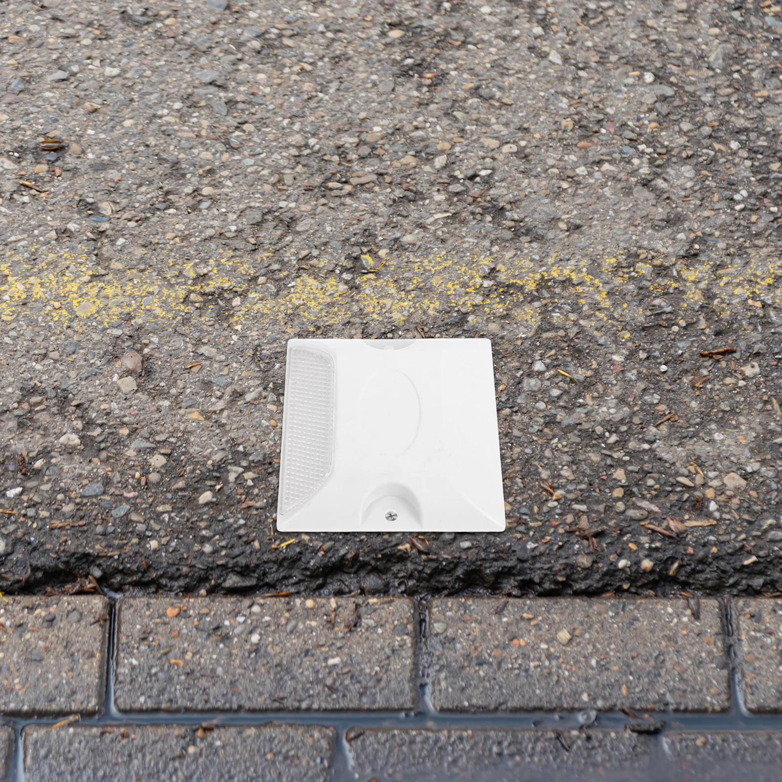 4 Stück reflektierende Straßenmarkierungen, erhöhte Pflasterreflektoren, Kunststoff-Einfahrtssicherheitsmarkierungen, Nachtsichtbarkeit, Trailreflektoren