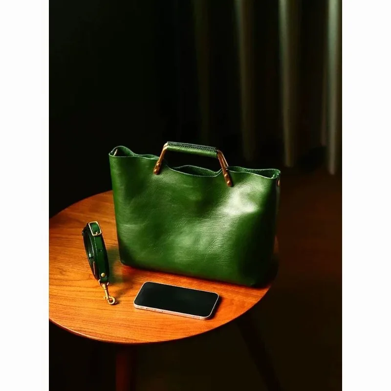 

Niche Literary and Retro Vegetable Basket Bag Women's Handmade PU Bucket Bag Mother Bag Retro Style Exquisite Retro Personality