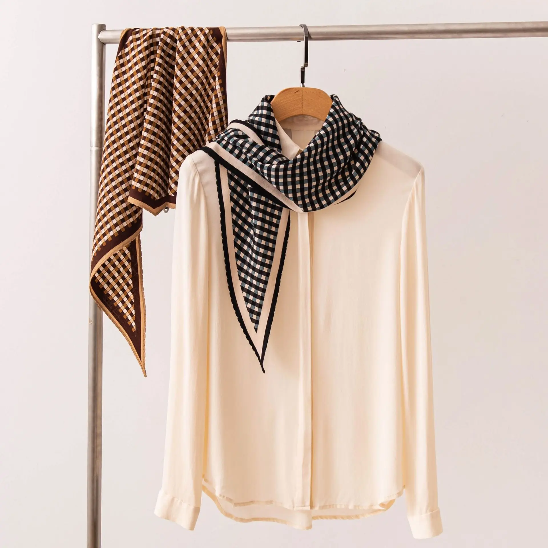 Lace Printed Wool Scarf New Diamond-Shaped Tongqin Versatile Casual Elegant High Sense Bib Shawl