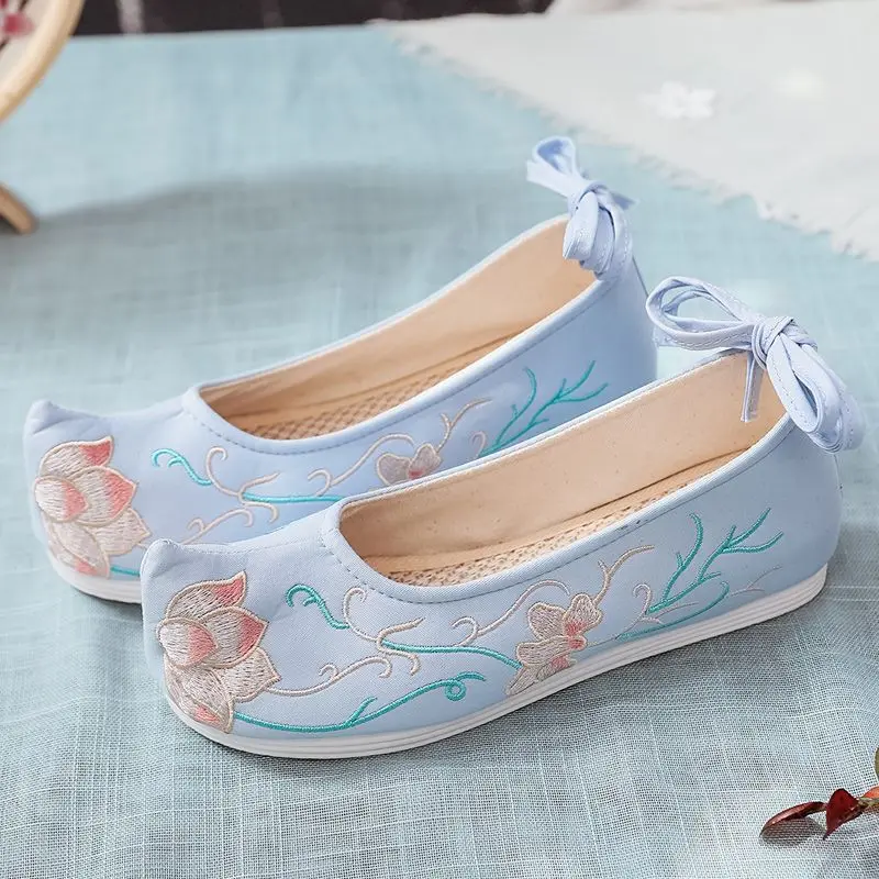 Chinese Style Oriental Women Shoes Canvas Flat Shoes Cosplay Embroidery Traditional Shoes Lady Hanfu Old Beijing Wedding Shoes