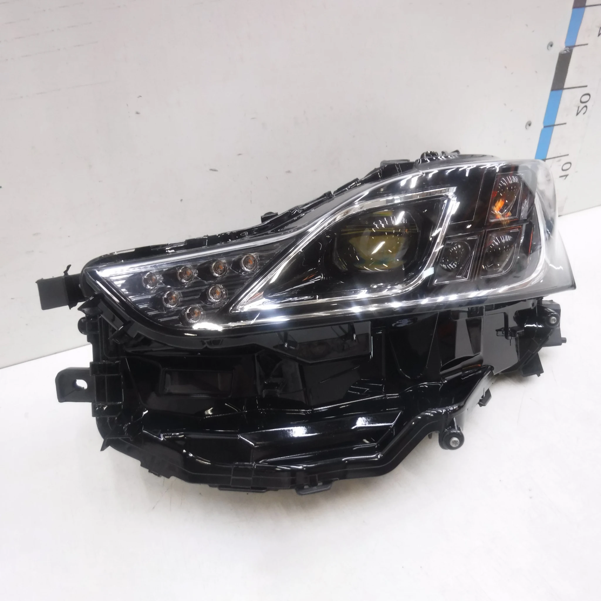 مناسبة للمصابيح الأمامية 2016-2022 IS200 IS300 IS350