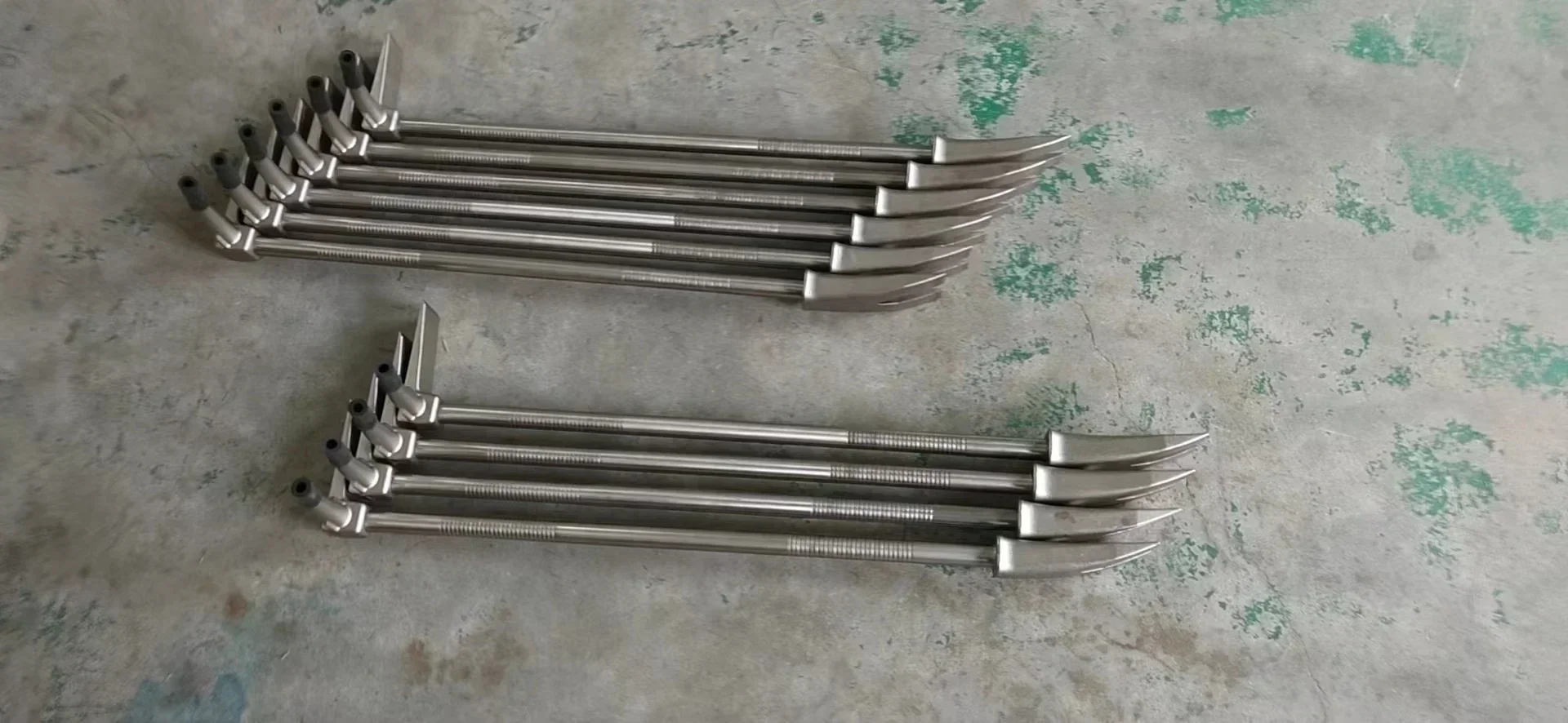 Halligan Tool with Standard Claw: Forcible Entry and Rescue Firefighting Crowbar Tool