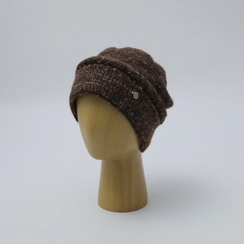 Women Autumn Winter Maillard Mixed Brown Chunky Knit Beanie Vintage Metal Badge Slouchy Skull Cap Warm Oversized Beanie