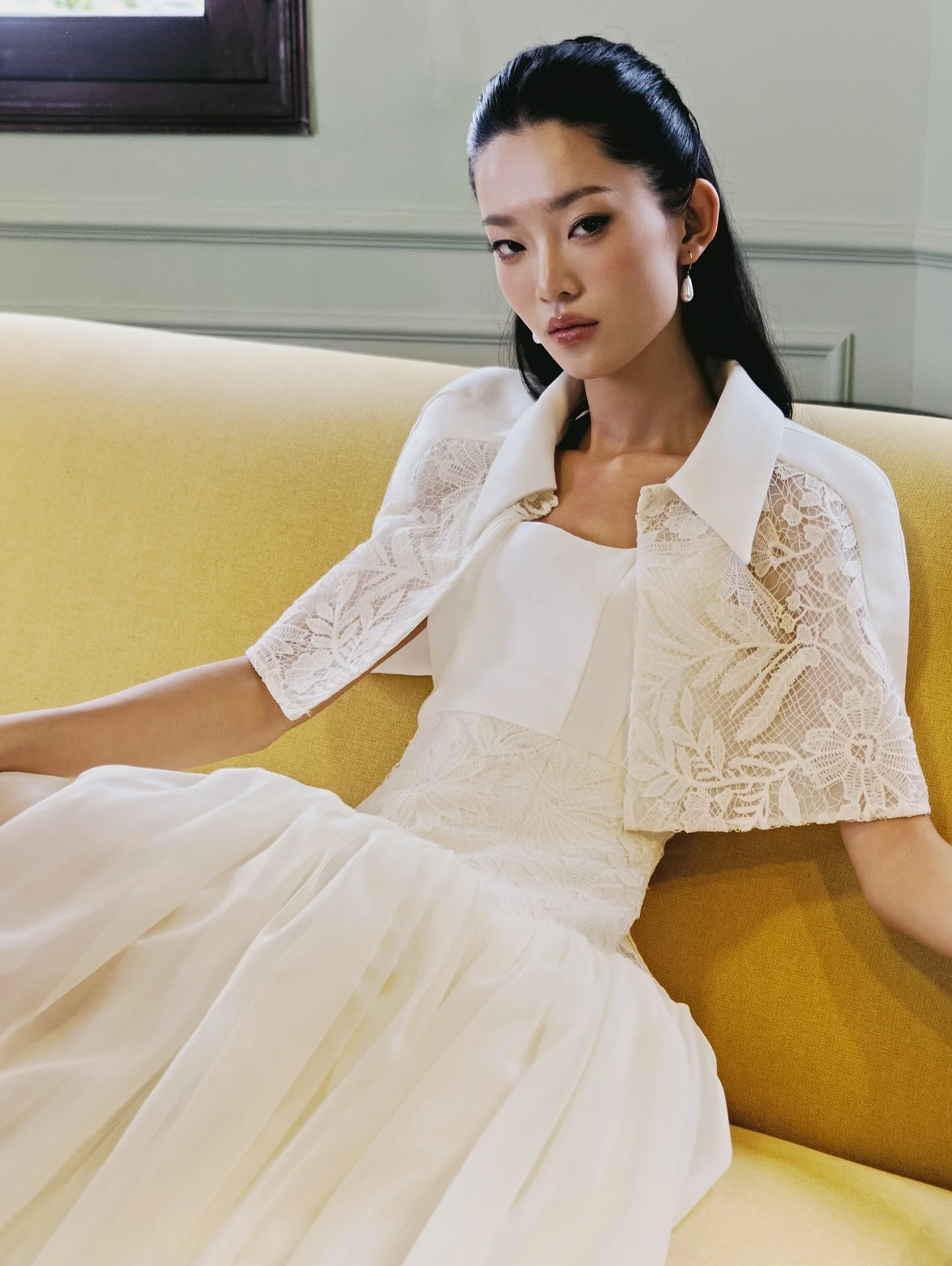 エレガントなバロックレースドレス ホワイトマキシイブニングドレス 繊細な手作りの刺繍、結婚式に最適 フォーマルなイベントに最適