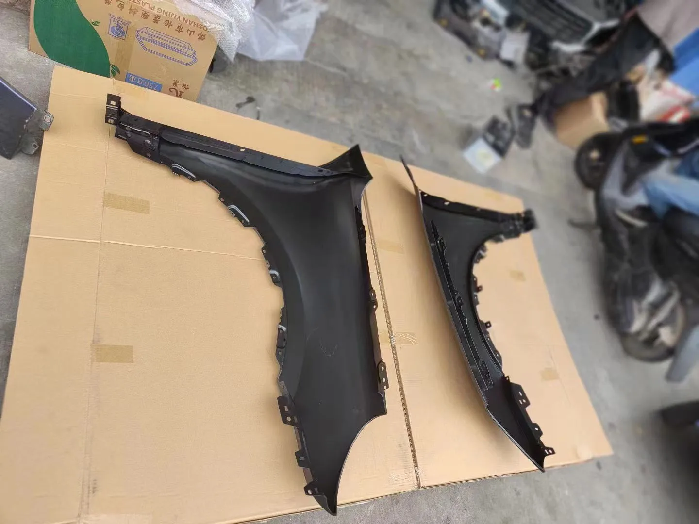 95850303210 95850303110   PP-Material von Autoteilen mit Auto-Frontkotflügel für Porsche Cayenne 15-17