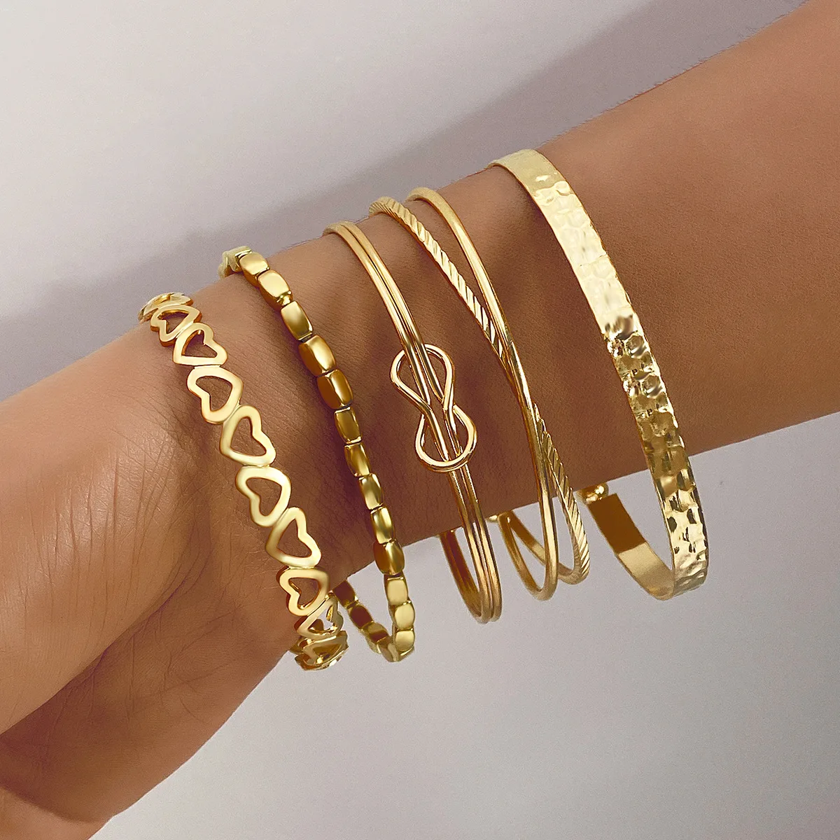

5Pcs/ Set Bohemia Minimalism Multilayer Love Heart Hollow Out Open Mouth Bracelet Set for Women Metal Chain Bangle Jewelry Gifts