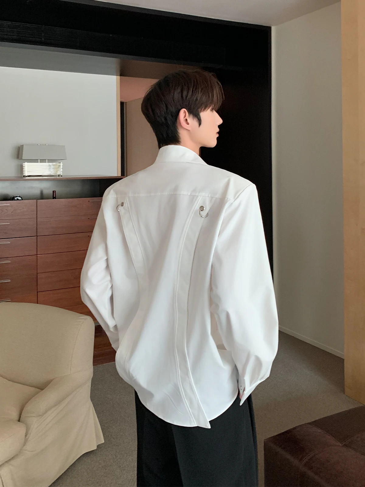 2025 Men's New Shoulder Padded Metal Decorative Loose Comfort Shirt Design Tops Men's High-end Solid Color Long-sleeve Shirts