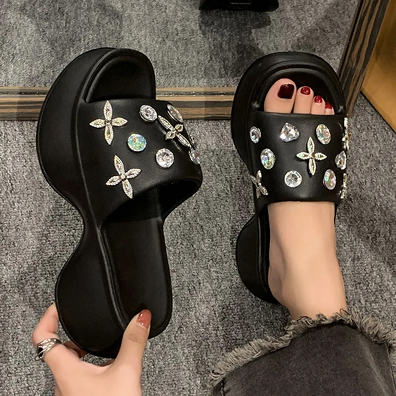 Women Summer Slippers EVA Clogs Sandals Shine Decoration Garden Shoes Non-Slip Slides Thick Bottom Casual Shoes For Female 35-40