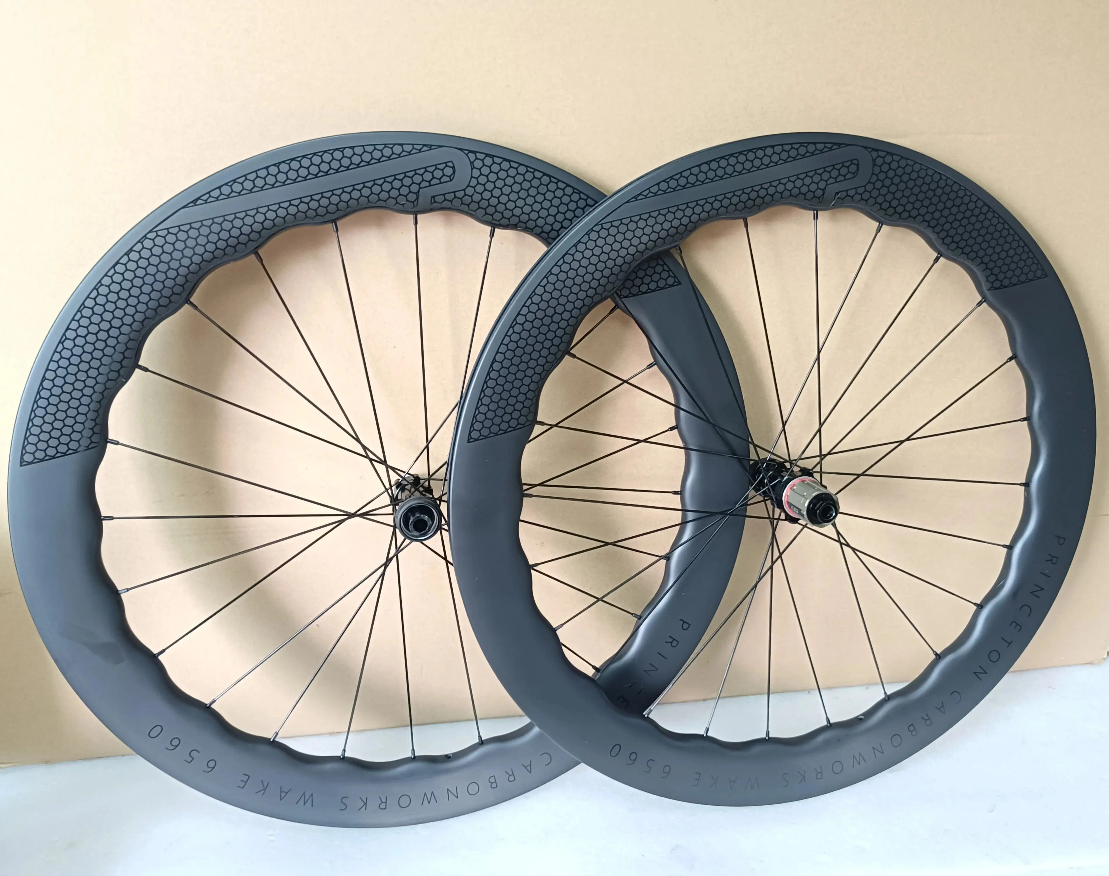 65mm Tubeless Carbon Bike Wheelset, Disc Brake Clincher, Road 700C, 8 Colors Available