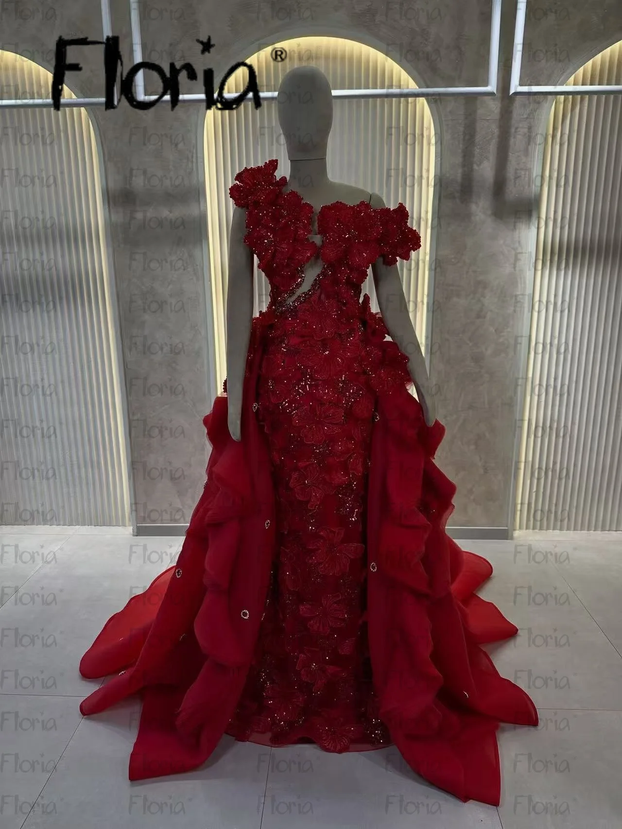 

Floria Elegant Red Mermaid Wedding Party Dresses with Detachable Train 2025 Customized Sparkle Crystals Formal Evening Gowns