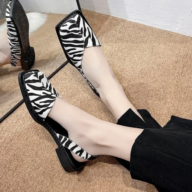 2023 Summer Elegant Ladies Sandals Fashion Ladies Elastic Band Flat Heel Women Shallow Party Shoes Large Size 35-41 Sandals