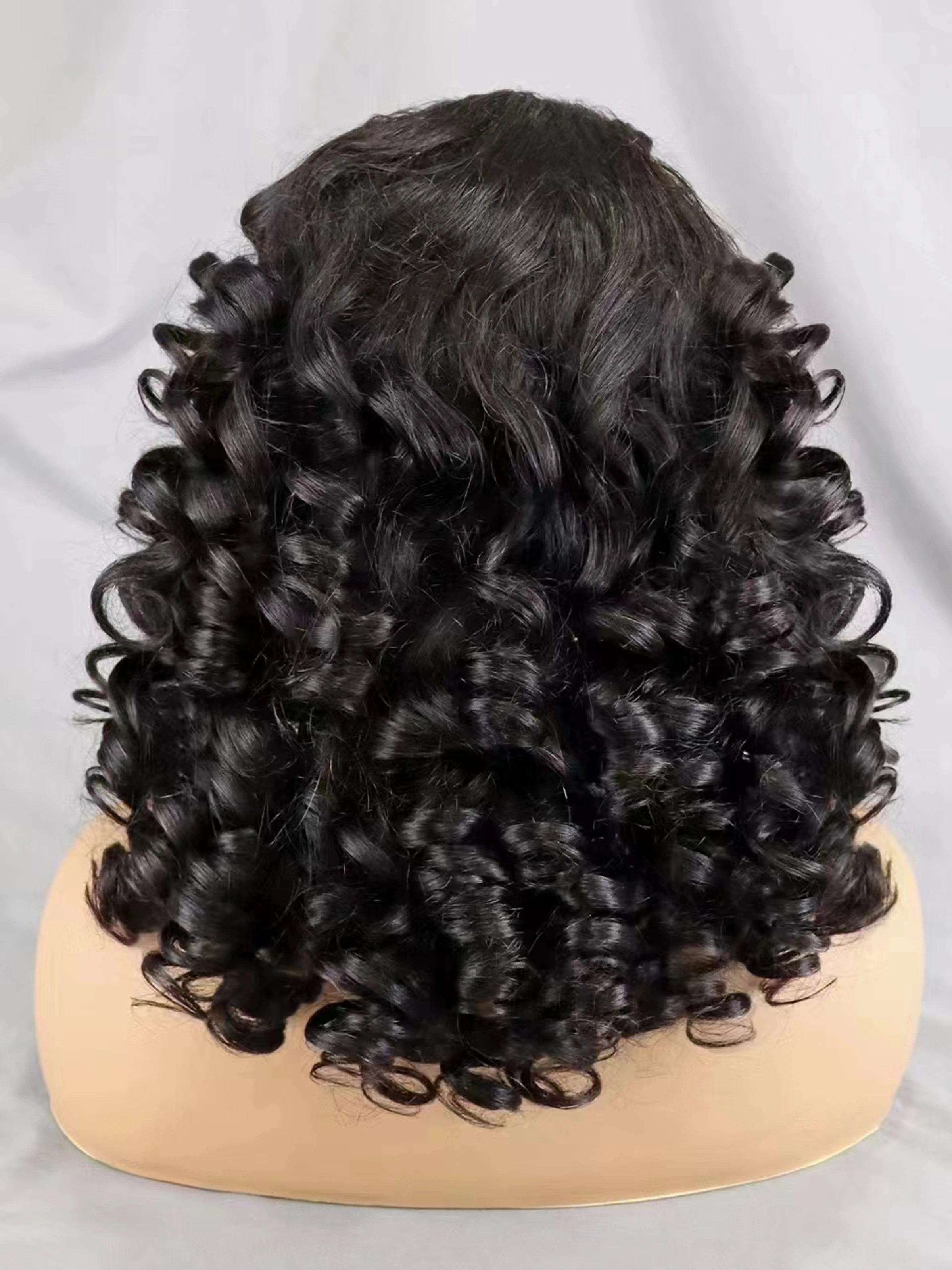 18 Inch 250% Dichtheid 13x4 Kant Frontale Pruiken Losse Fumi Krullend Haar Bob Pruik Remy Menselijk Haar Natuurlijke cornrow Gevlochten Pruiken voor Vrouwen