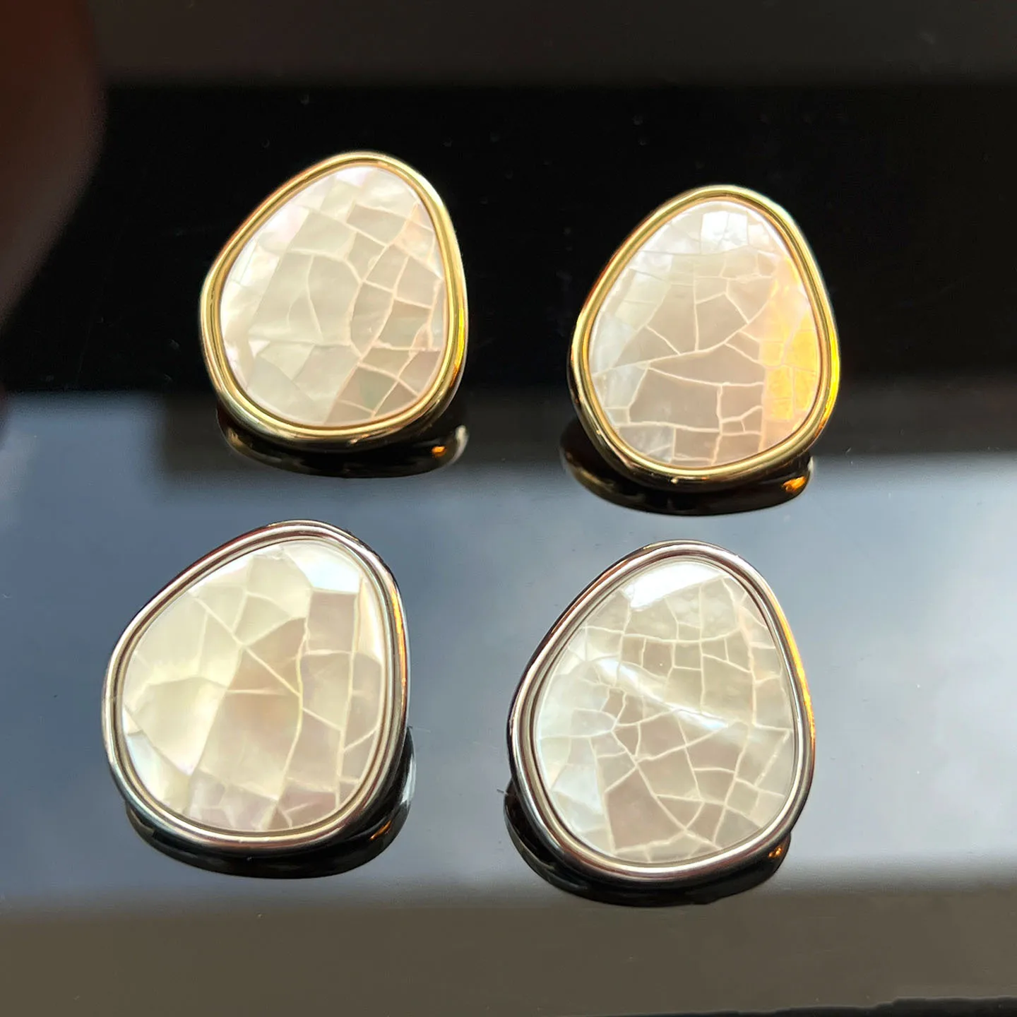 Elegant Minimalist Crack Texture Fragment White Mother Of Pearl Stud Earrings Vintage Geometric Daily Wear Earrings For Women