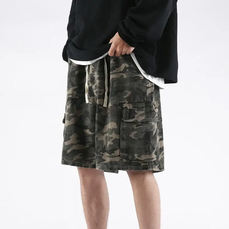 

Мужские полубрюки, модная верхняя одежда, свободные и красивые широкие брюки с пятью точками, камуфляжные шорты High Street