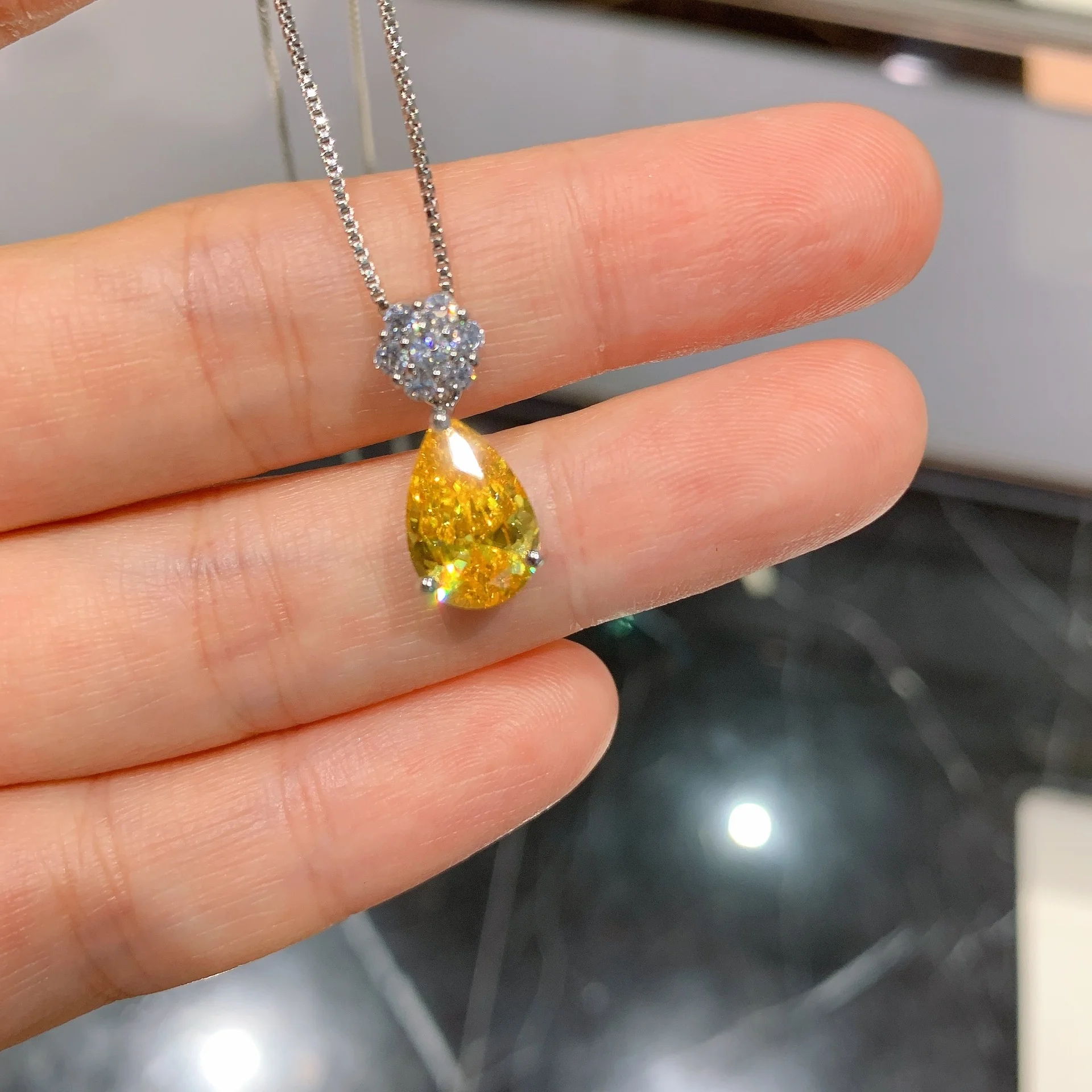 Luxury brand genuine real jewels Fashionable simulation Yellow Diamond Pendant Drop Shaped Earrings Jewelry Set high quality