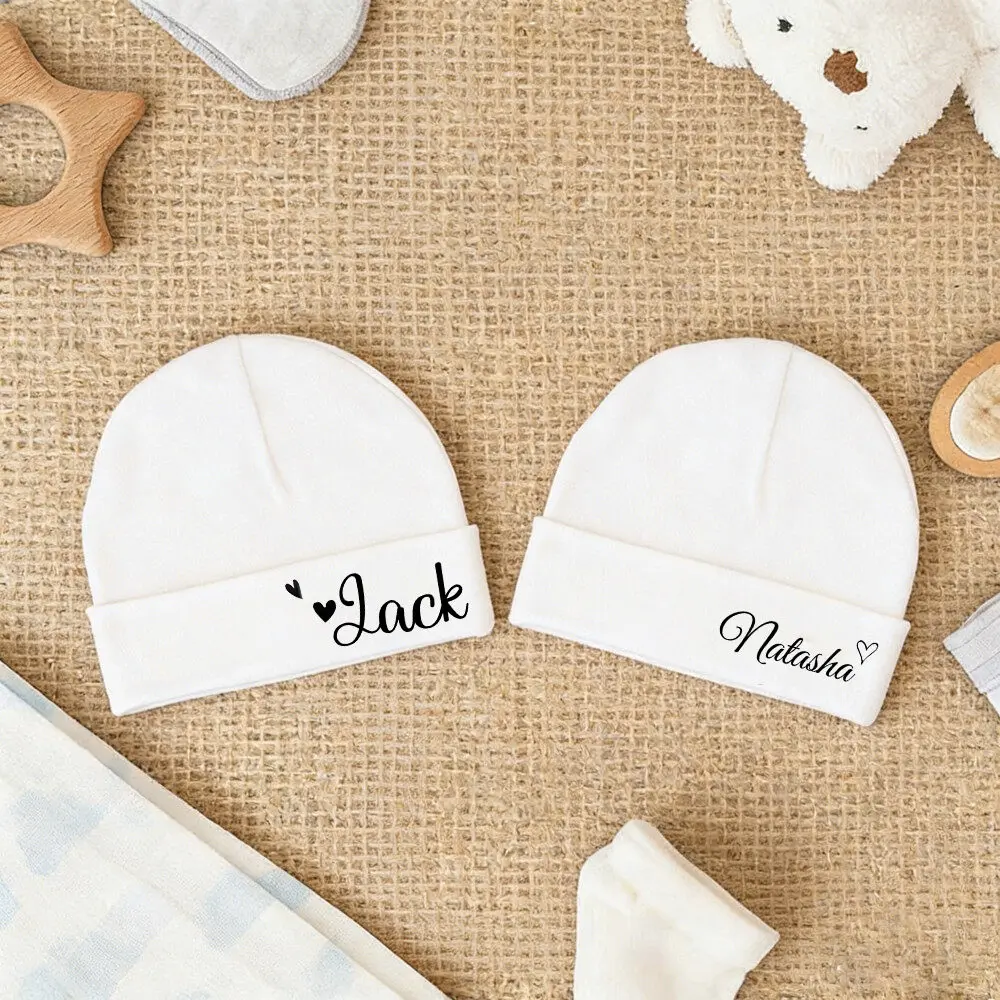 

Персонализированная шапочка для новорожденного с именем, хлопковая, для выписки из роддома, детская хлопковая шапочка с именем на заказ, головной убор, подарок на рождение ребенка