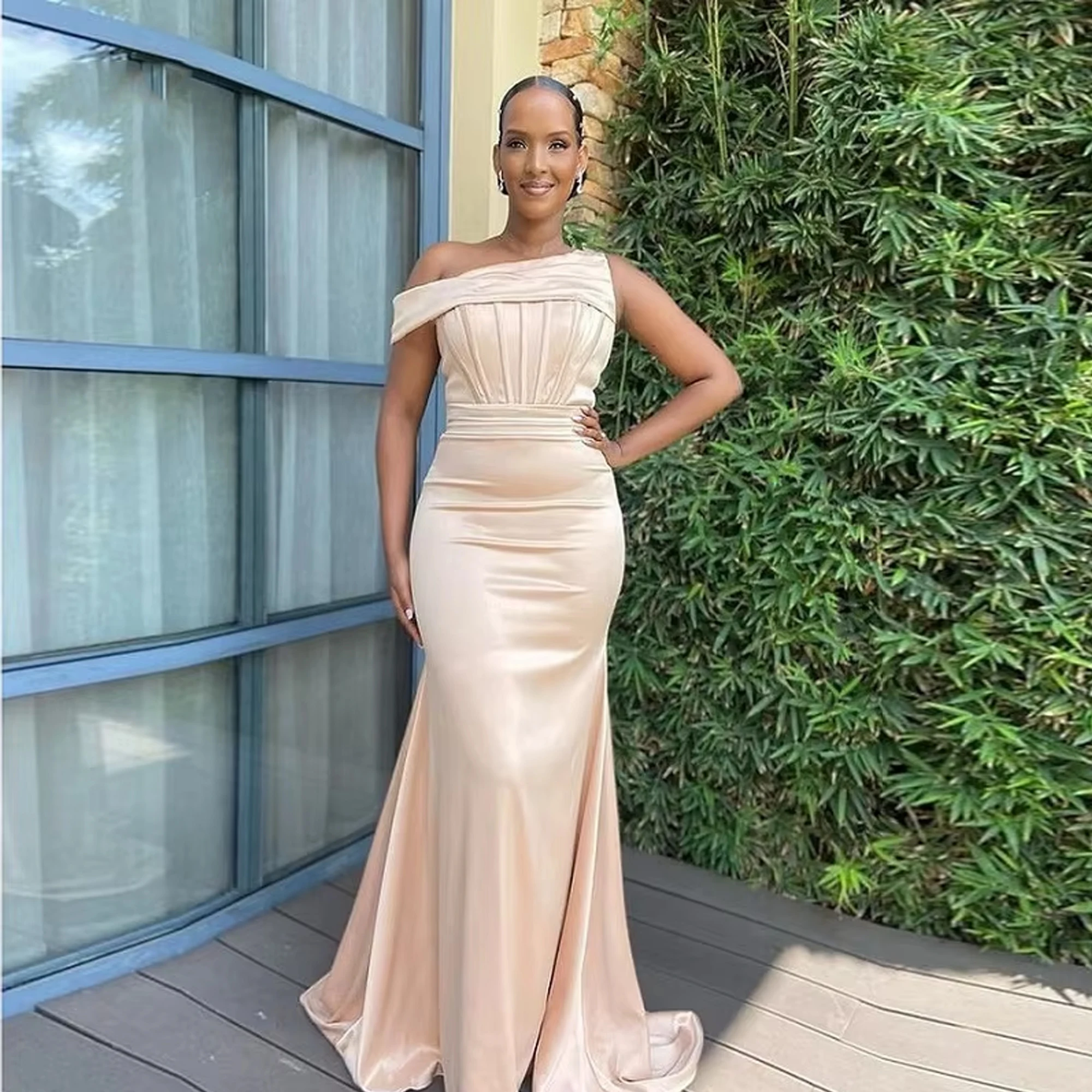

Satin Bridesmaid Dresses For Wedding Champagne Onne Shoulder Mermaid Elegant Maid of Honor Dress Wedding Party Gowns Customized
