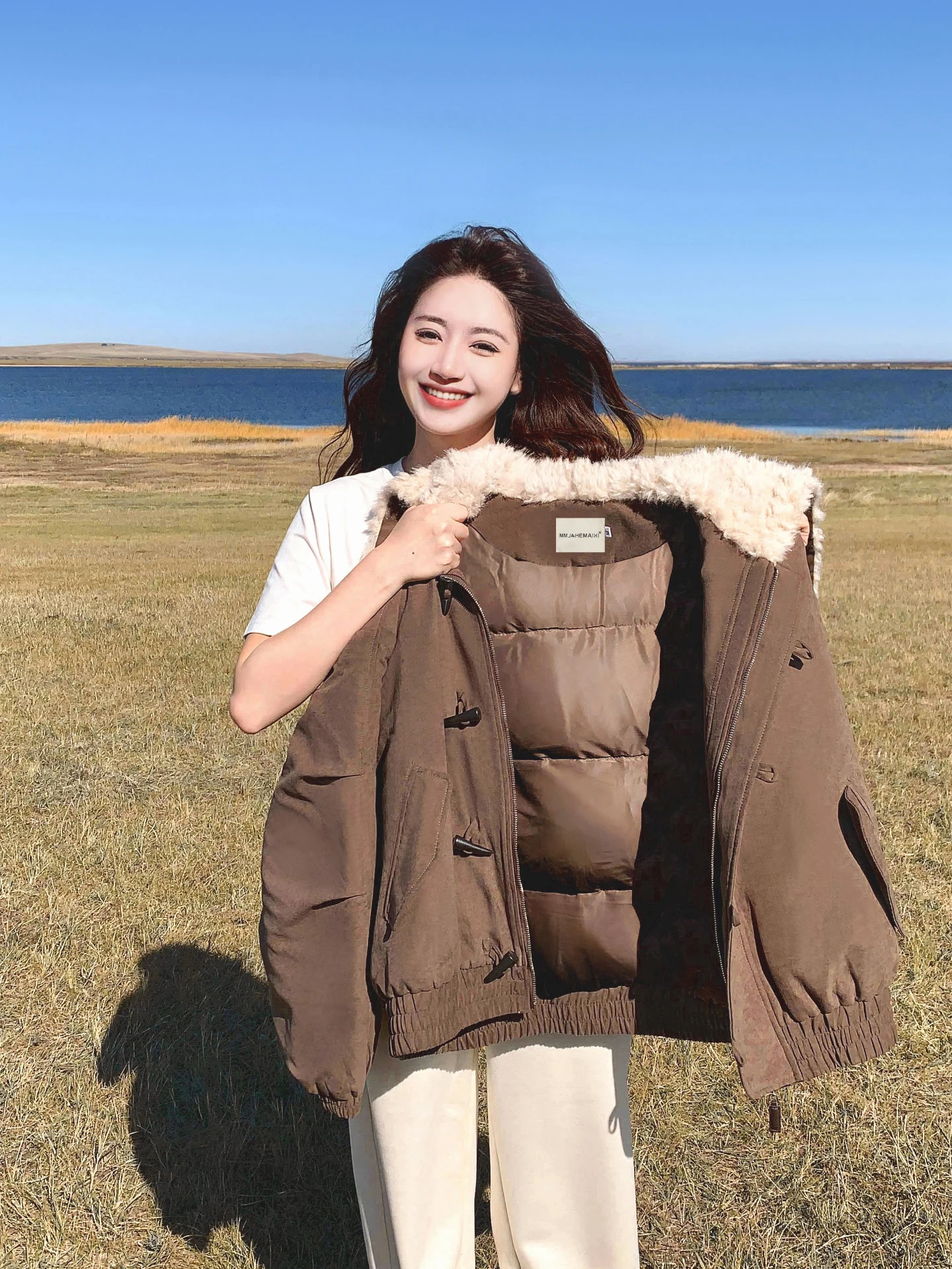 

Jo Mi Korean Sle Thiened 90 White Du down Coat Women's Winter Warm Outerwear with Lamb Fur Collar And Horn Buttons