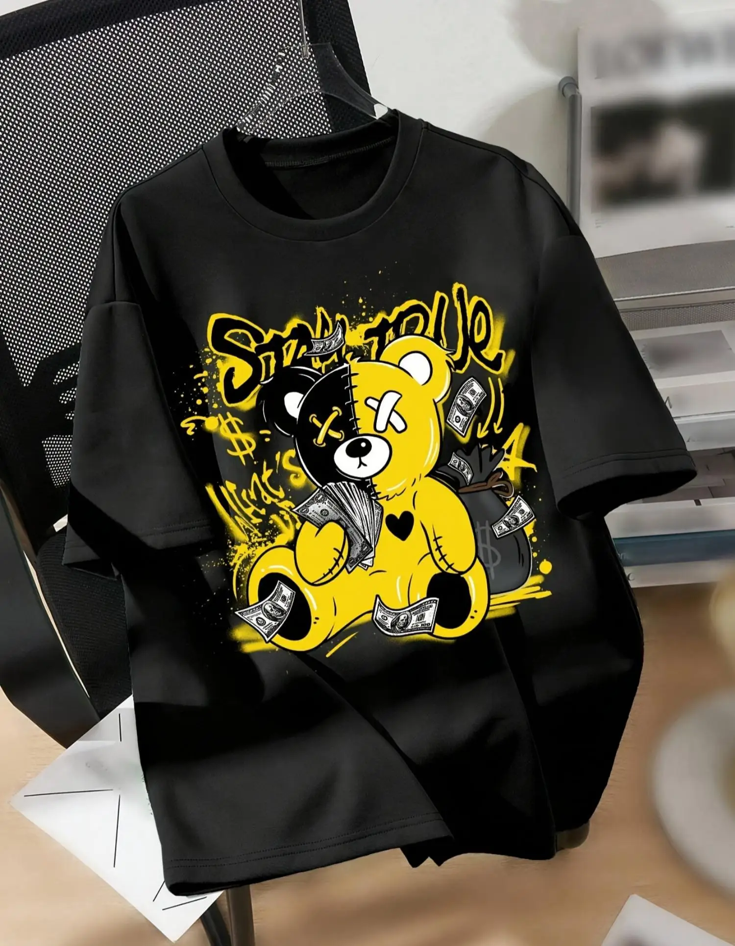 Plus Size Casual Round Neck T-Shirt with Funny Bear Money Print- Retro Streetwear Tee with Cute Yellow Bear & Graffiti Letters, Heavyweight 100% Crew Neck Shirt for Casual Outfits, Concerts, Everyday Bold Streetwear Top, Concert Attire, Soft Fabric