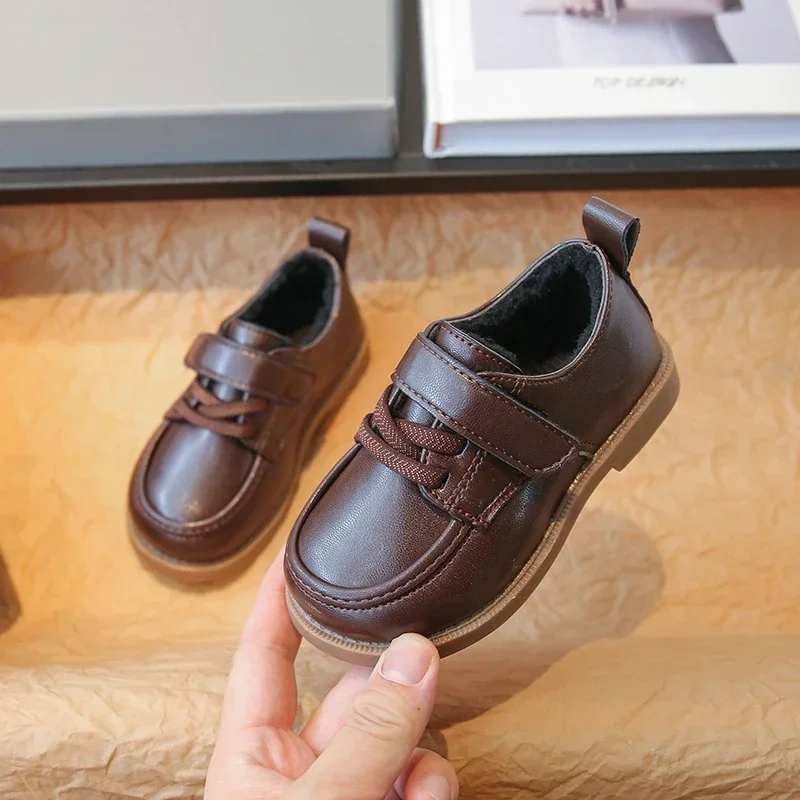 2024 New Versatile Soft Girls Leather Shoes Hook & Loop Brown Baby Boys School Shoes UK Uniform Kids Loafer Drop Shipping Simple