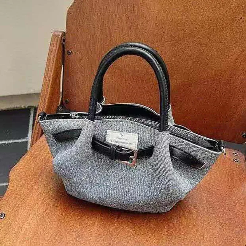 2026 Fashionable multi-purpose shoulder bag suitable for all seasons large capacity for casual use and commuting