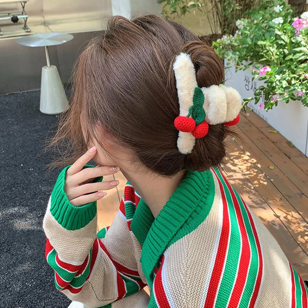 

Furry Fluffy Crab Clip Hairpin Hair Accessories Cherry Plush Hair Claws Woolen Knitting Fruit Shark Clip Ponytail DIY Hair Clip