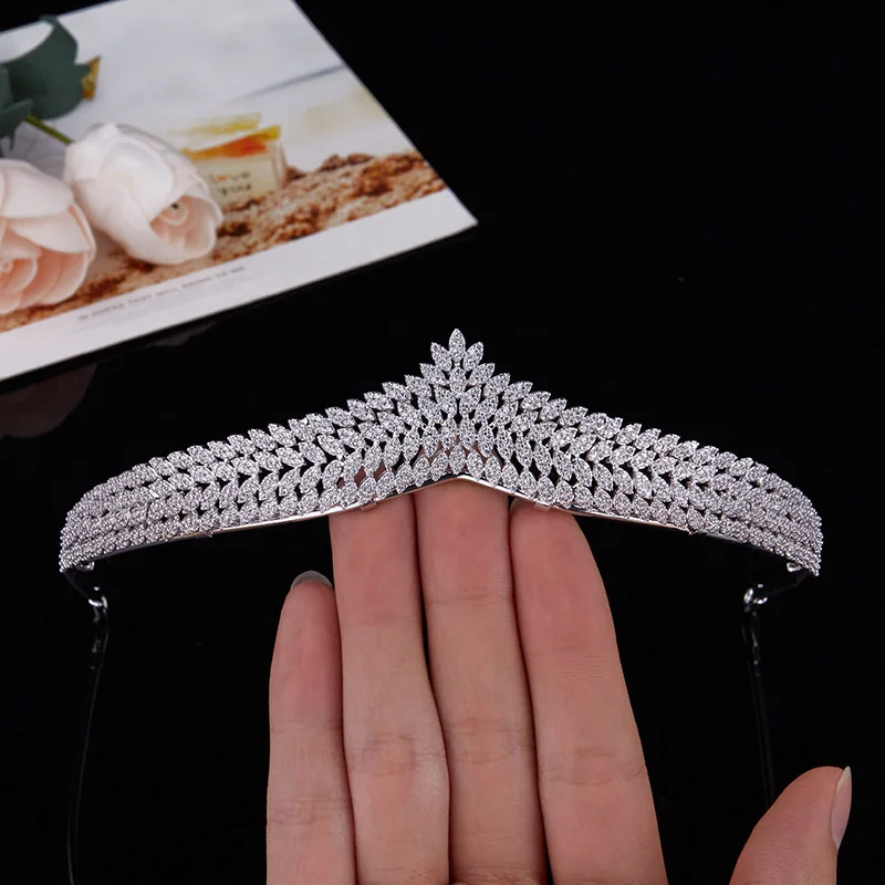 

Full 3A CZ Cubic Zirconia Wedding Bride Leaves Tiara Crown Hair Jewelry Accessories Rhinestone Crystals Tiaras S16239