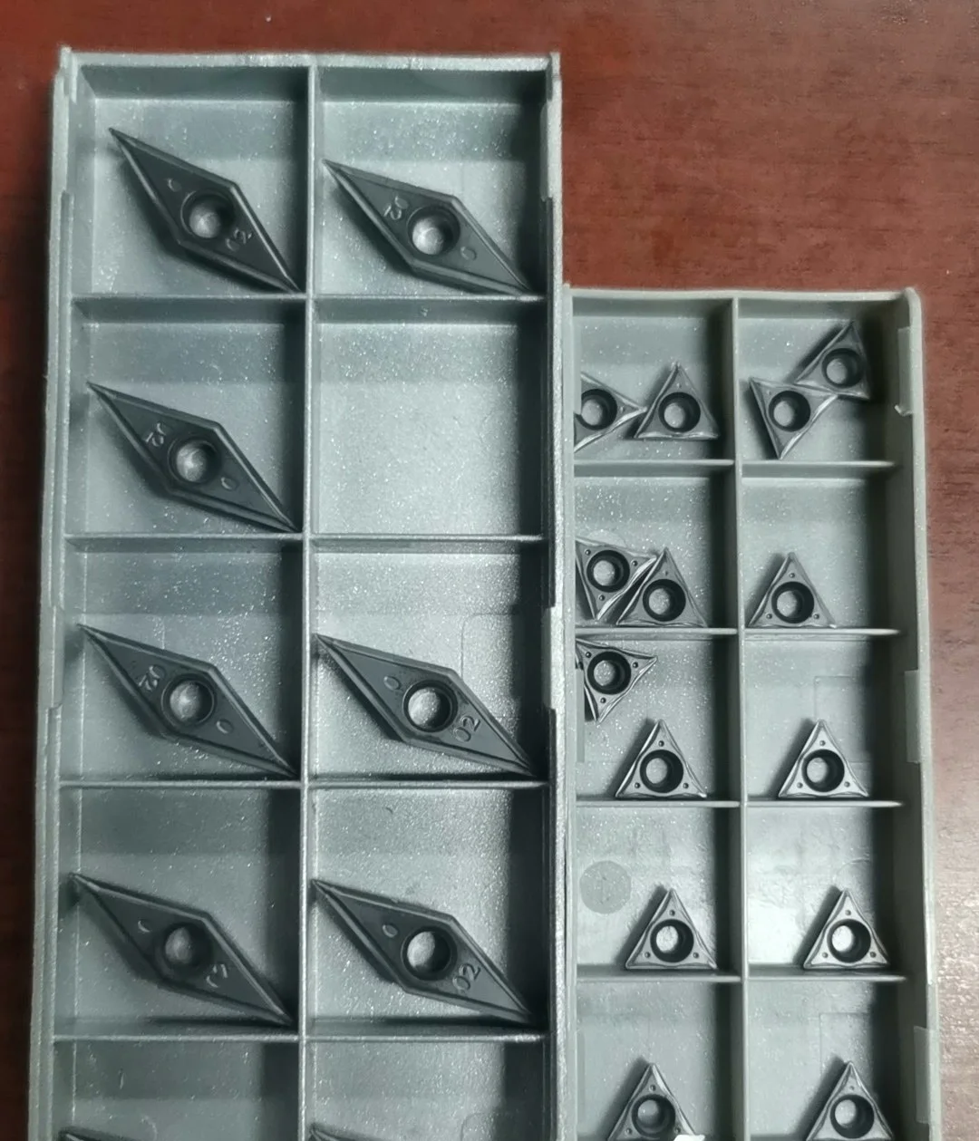 

Hard alloy cutting blades VCMT160402-SM IC907