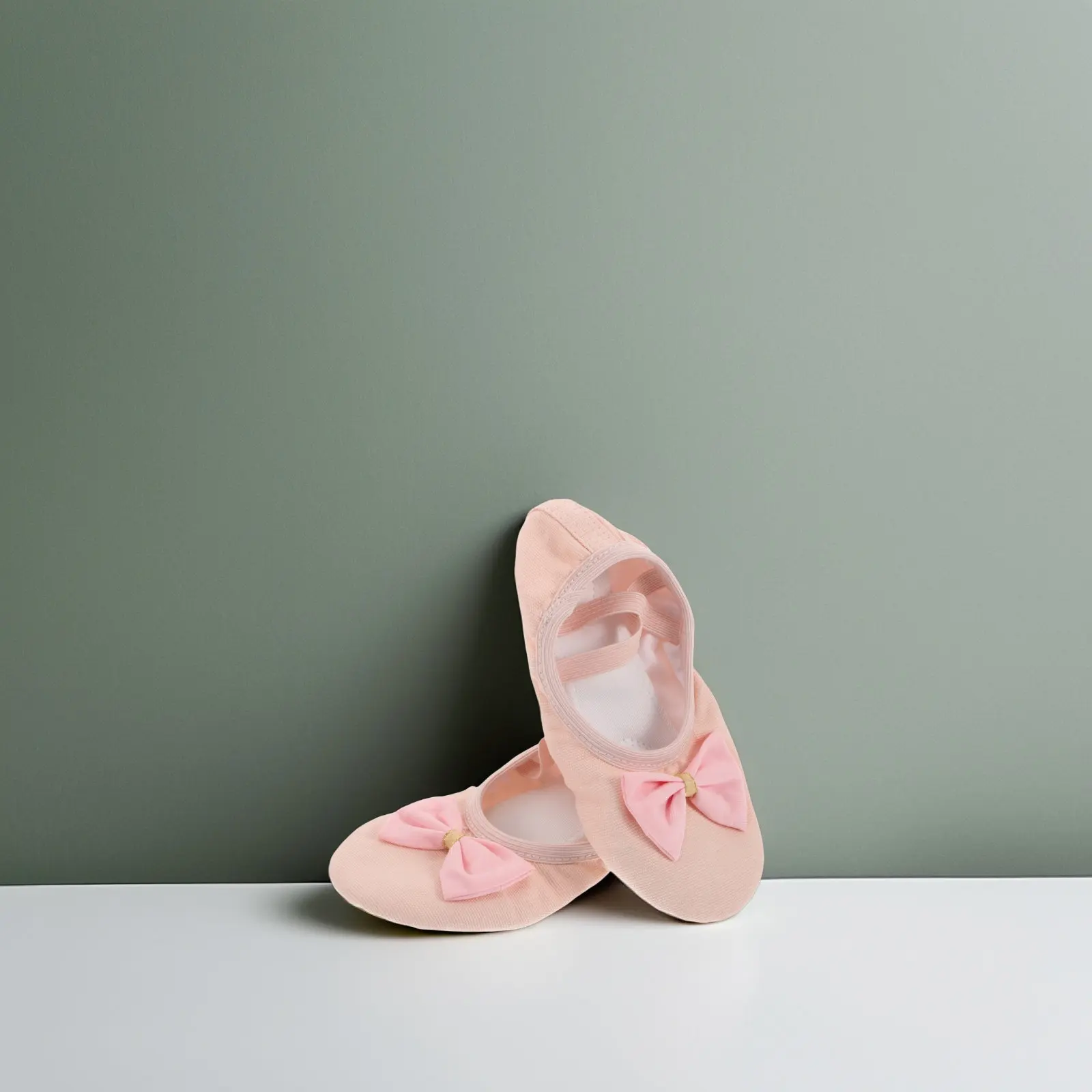 1Pair Children Ballet Shoe Soft Sole Cat Paw Design for Toddlers Little Kids Ballet Practice Dance Performance