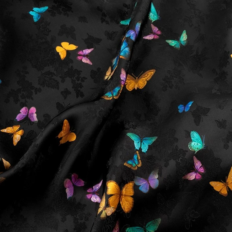 

Черная тяжелая ароматная жаккардовая ткань с облаком, цветок-бабочка, красочная маленькая бабочка, 100% шелковая ткань