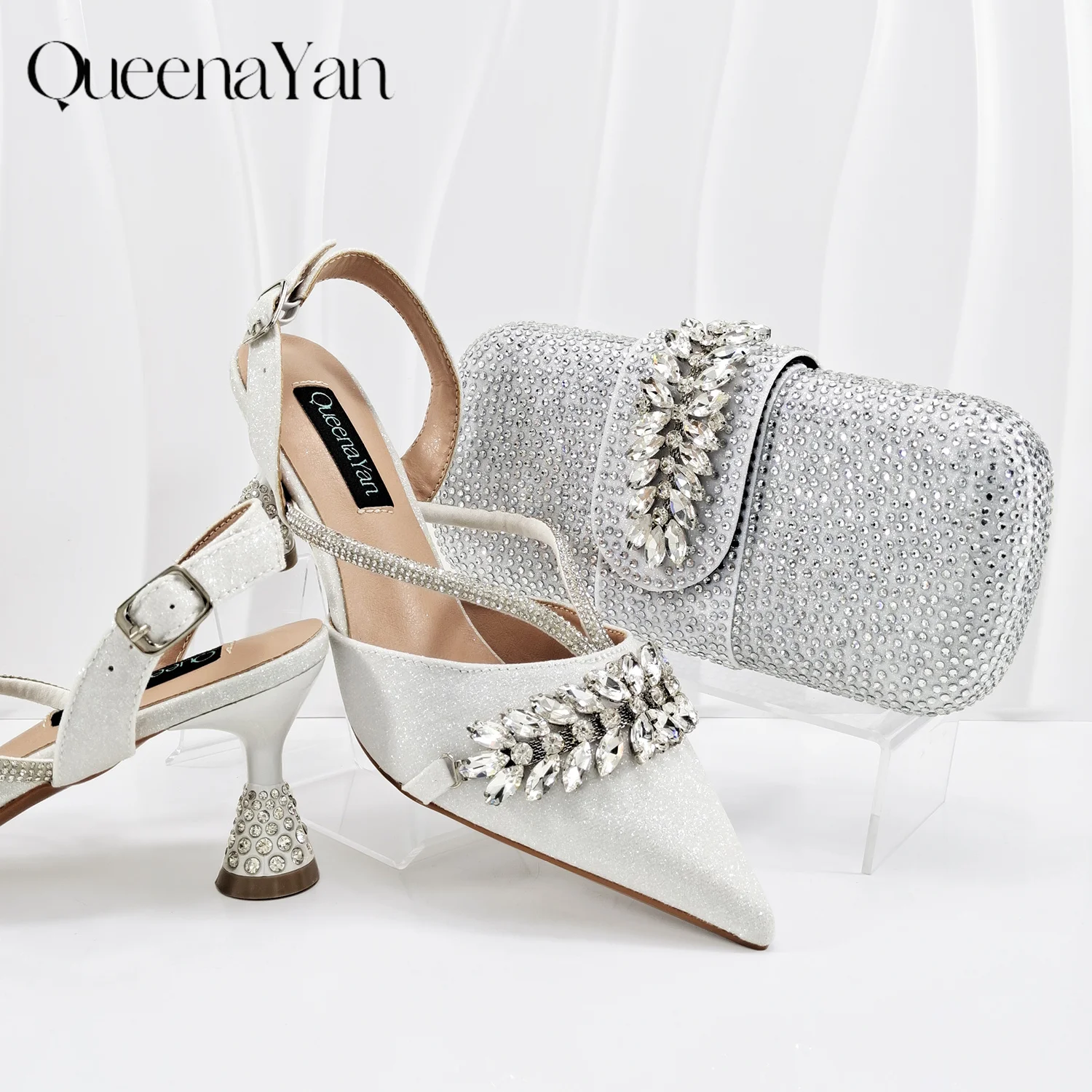 

Queena Yan Elegant Noble White Color Diamond Decorative Design Party Wedding Pointed Toe Women's High Heels and Bag Set