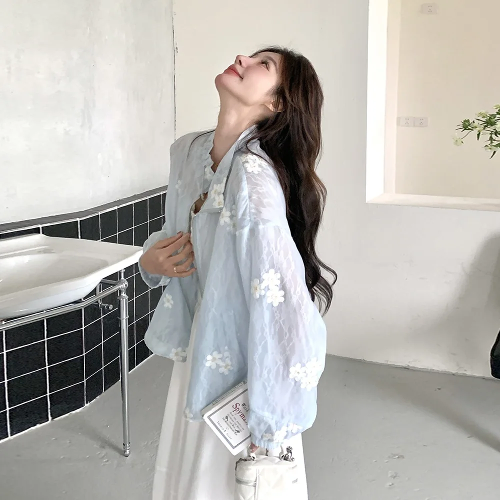 Design-Inspired Lace Embroidery Printed Sun Protection Clothing, Short Casual and Laid-Back Style for Petite Individuals