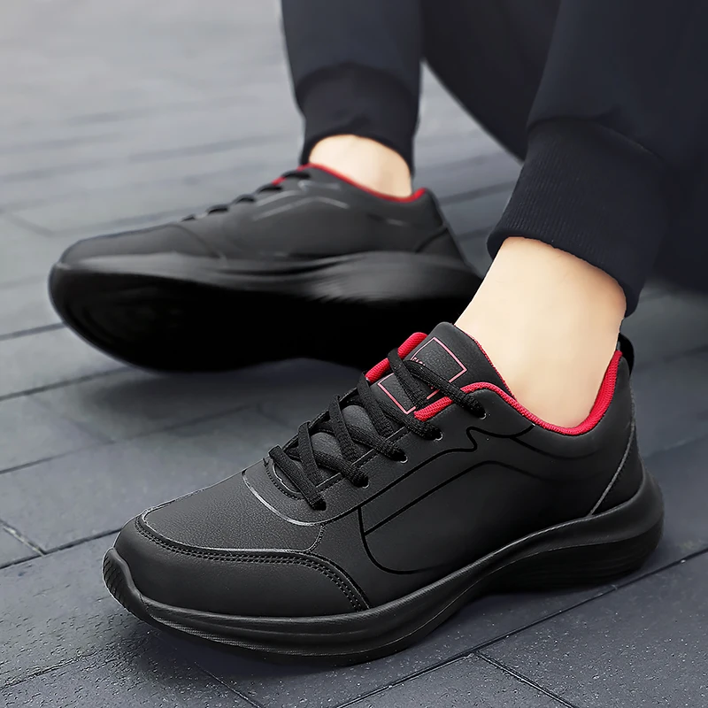 Homens sapatos esportivos de couro preto tênis de corrida ao ar livre à prova dwaterproof água tênis masculino tamanho grande 46 tênis atlético leve para homem