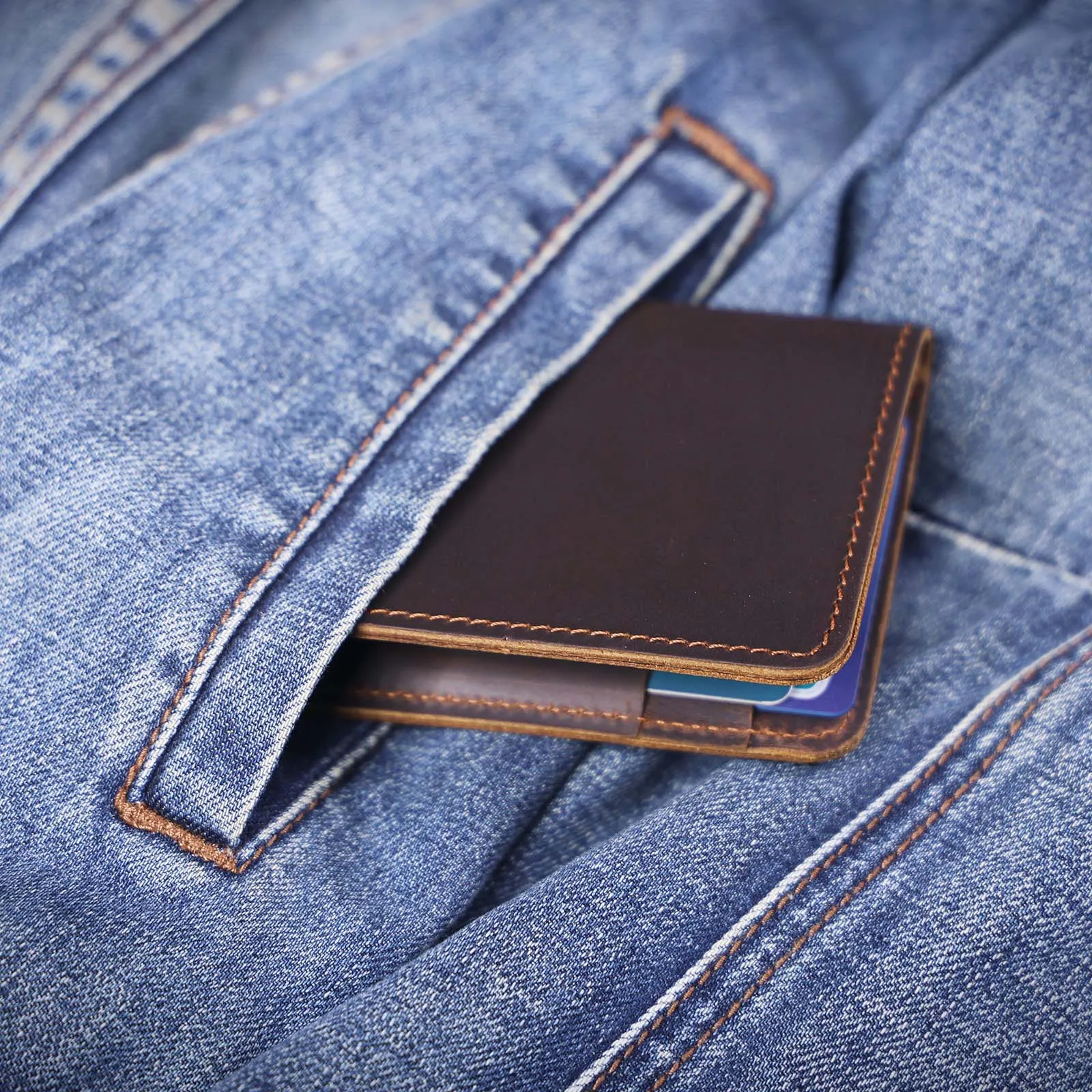 Echtleder-Kartenetui, einfache Mini-Geldbörse von Crzay House Leather, perfekt zum Tragen von Bargeld und Karten – Detail 4