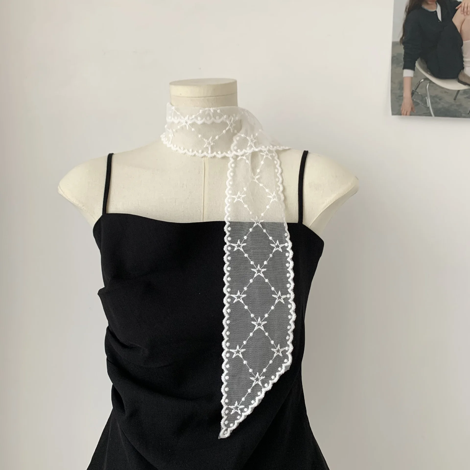 

Тонкий кружевной полый шарф, интернет-знаменитости, тонкий полосатый шарф, универсальный галстук для волос, декоративная женская одежда с украшением