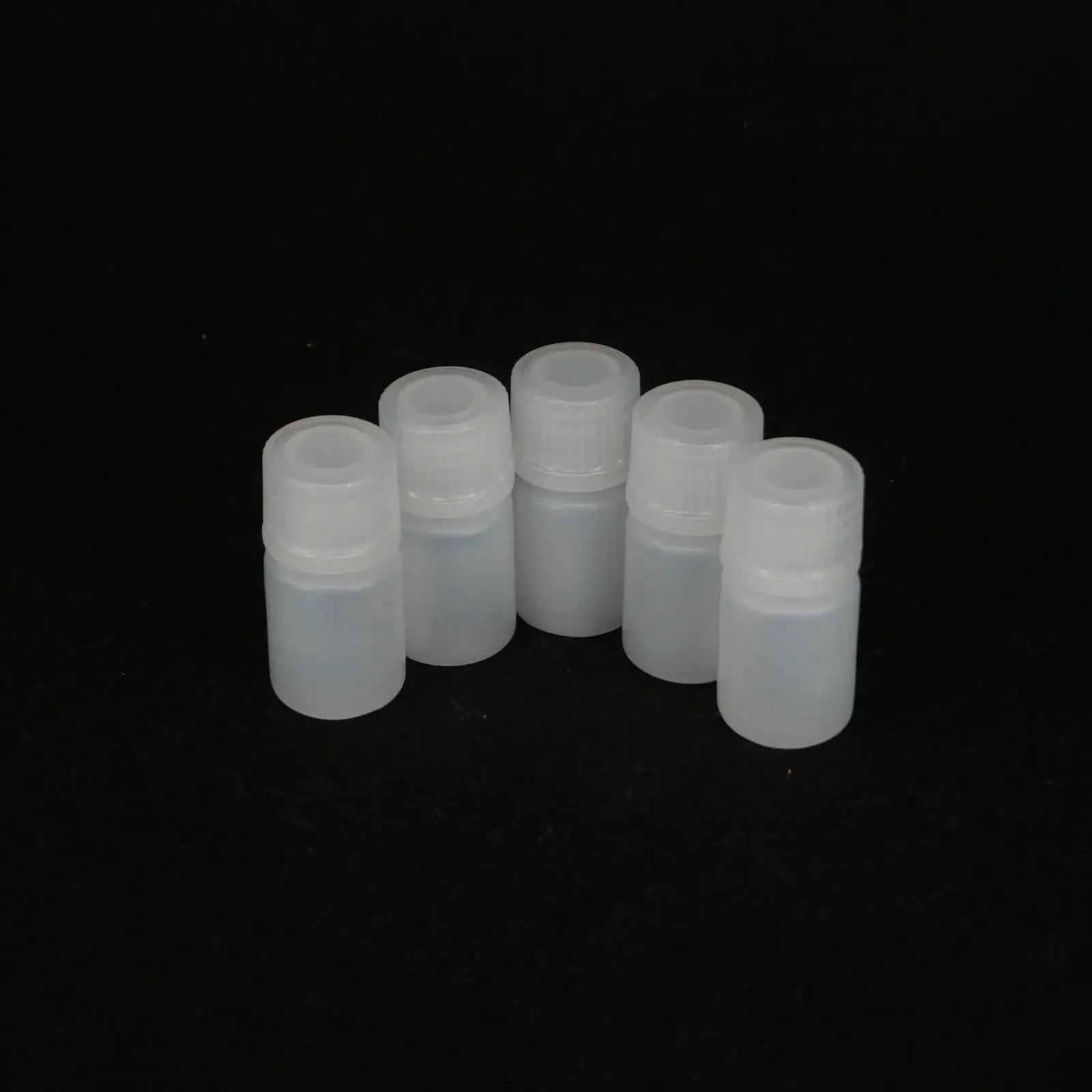 2PCS 5ml 10ml 15ml 30ml 60ml 125ml 250ml 500ml White PP Plastic Cylindrical Chemical Container Reagent Bottle