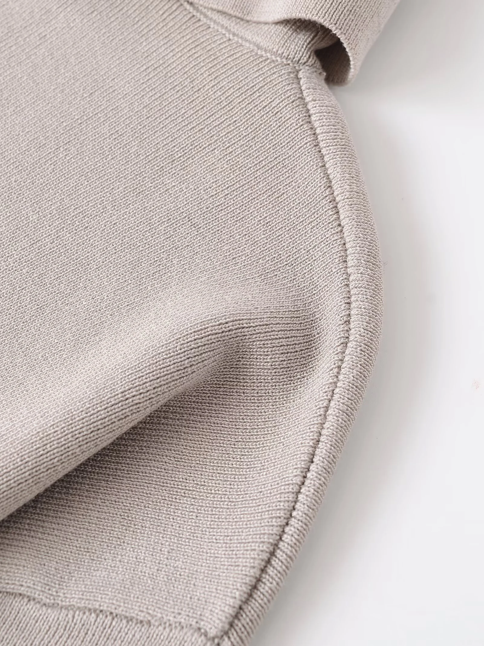 الأوروبية والأمريكية 2025 شتاء المرأة الجديدة عارضة تنوعا بسيطة طويلة الأكمام كرة لولبية طوق لينة هوديي #4