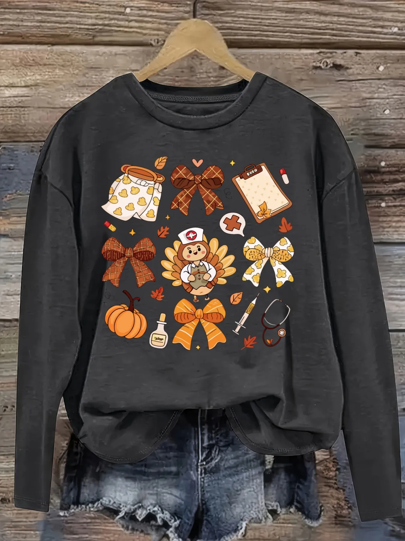 Women's Casual Long Sleeve Crew Neck T-Shirt Thanksgiving Nurse Turkey Print Design, Round Neck Women's Clothing, Machine Washable, Slightly Elastic, Loose Fit, Spring Autumn Winter Women's T-Shirt, Halloween Costume Outfit