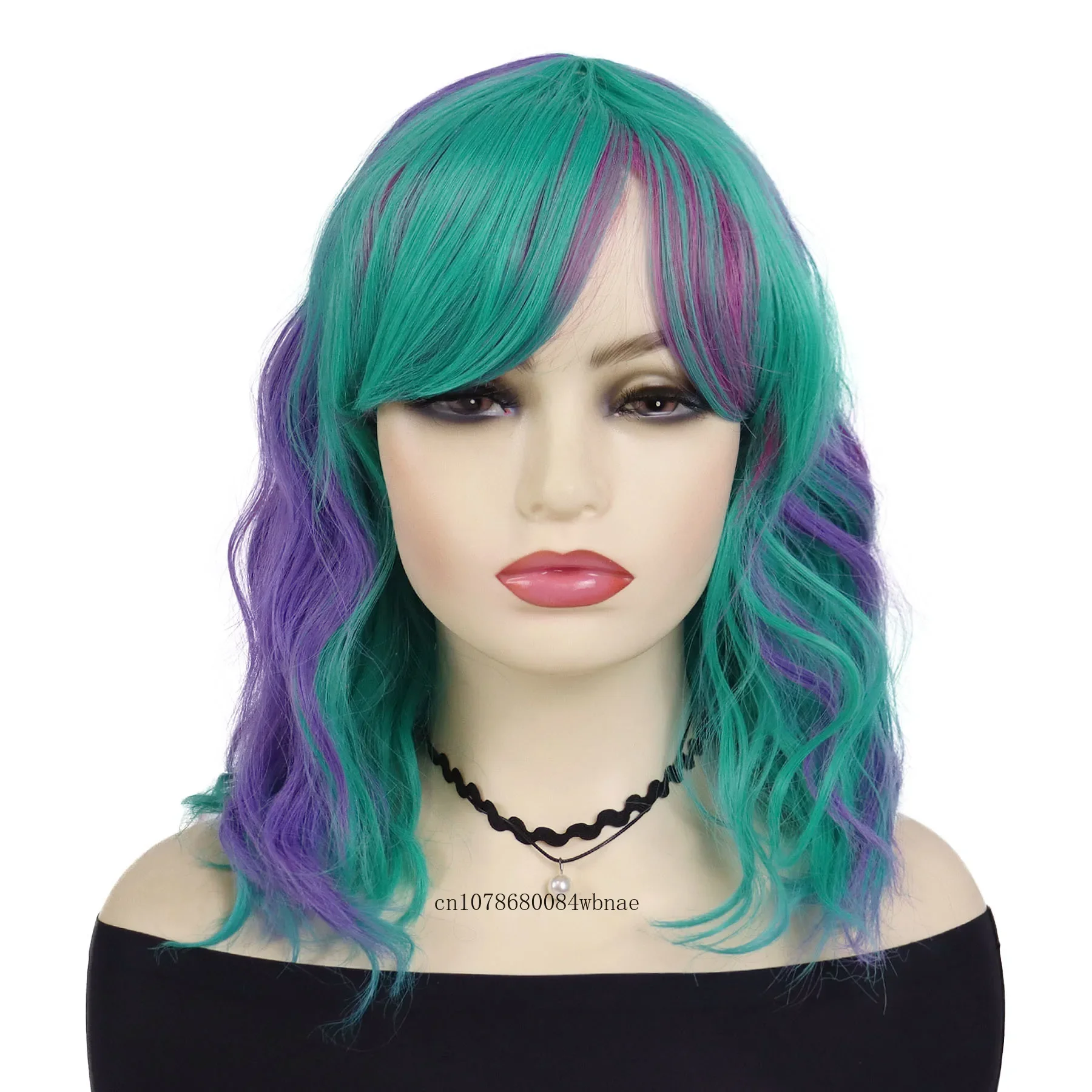 Rambut sintetis Medium hijau campuran Wig ungu dengan poni untuk wanita gadis Cosplay kostum Halloween pesta Anime Wig Multi Warna