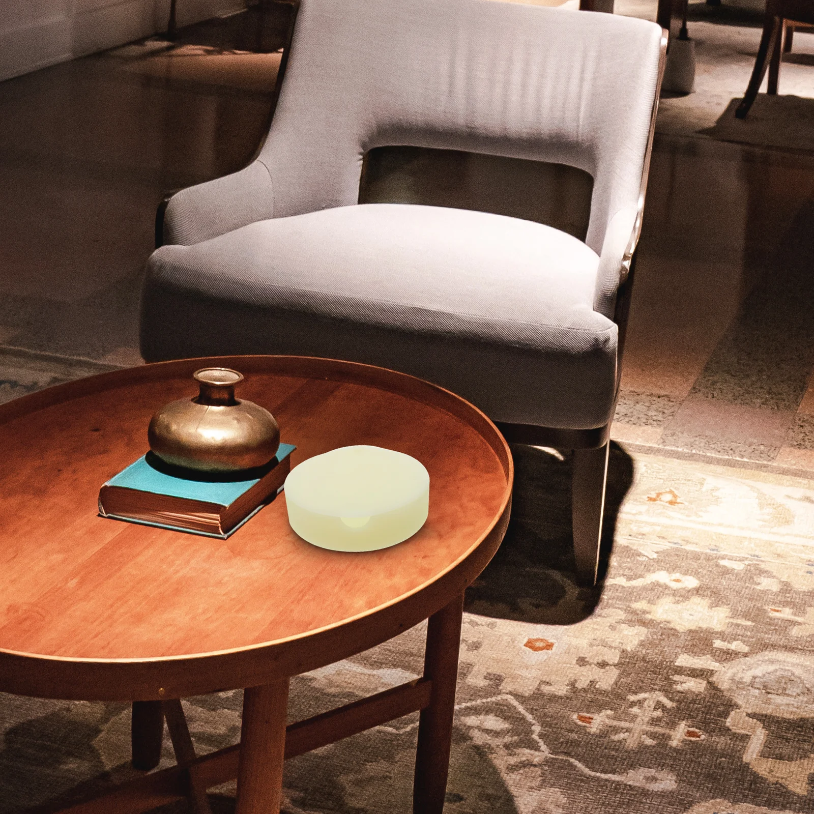 

Glow In The Dark Silicone Ashtray With Lid Round Home Living Room Desktop Cigarette Holder Soot Storage Tray Decorative