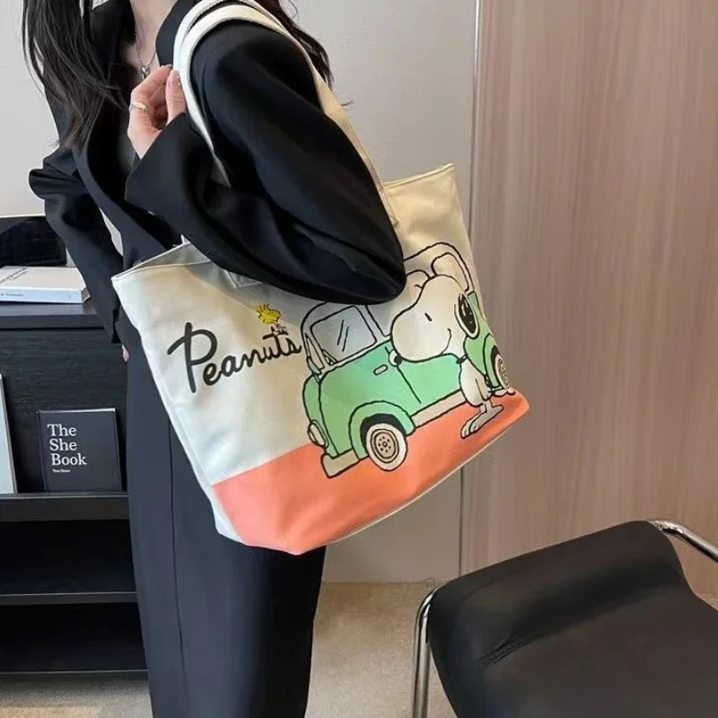 Cartoon-Snoopy-Leinentasche, Damenmode, große Schultertasche, beliebte Handtasche für Studenten, Reise-Umhängetasche – Detail 3
