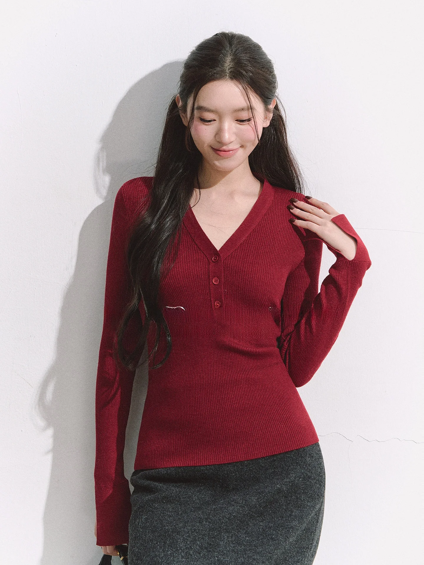 

OIOI E Women's Soft Wool Knitted V-ne Base irt Slim Fit Long Sve Top French Sle Polyester Blend Knitted Winter Fa...