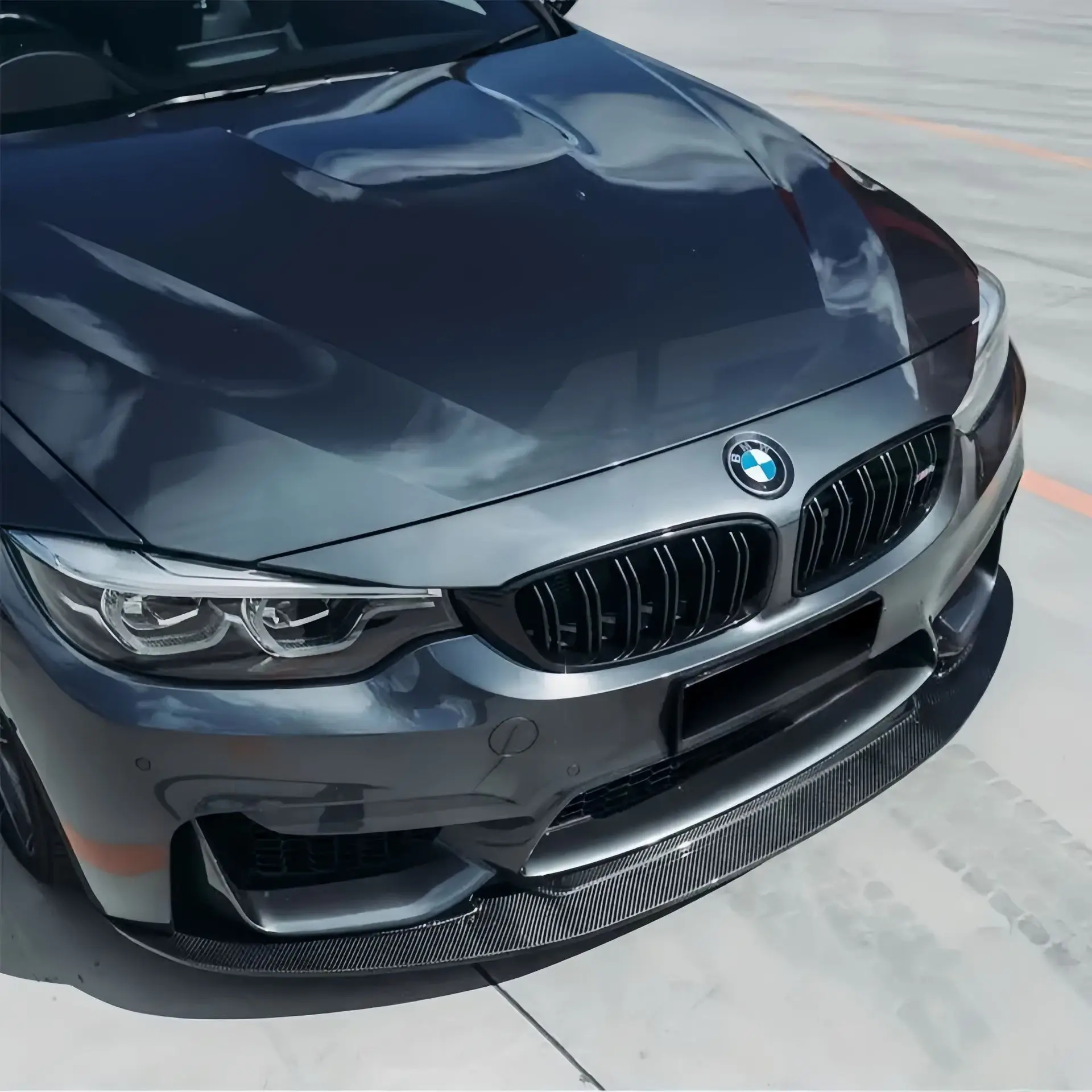 BM 改造 GT4 ドライカーボンファイバーフロントリップスポイラー F80F82 テールフロントリップサイドスカートフェンダーに適しています